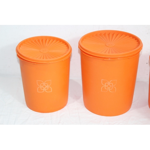 494 - RETRO ORANGE HARVEST TUPPERWARE SET