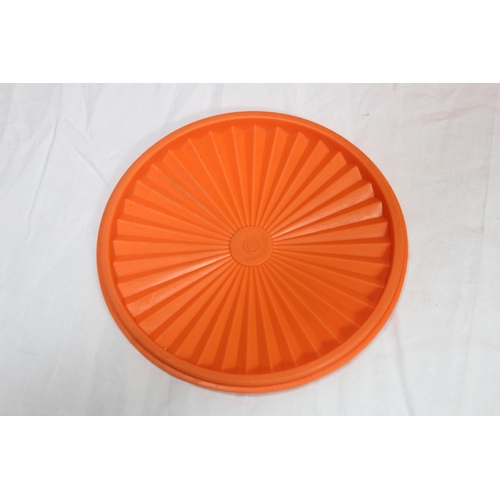 494 - RETRO ORANGE HARVEST TUPPERWARE SET