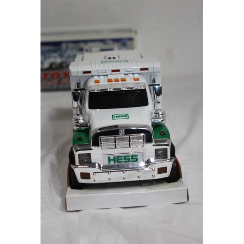 619 - BOXED HESS TOY TRUCK AND FRONT LOADER
27 X 12CM