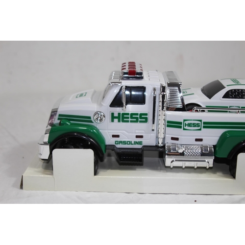 621 - BOXED HESS TOY TRUCK AND RACE CAR
30 X 12CM