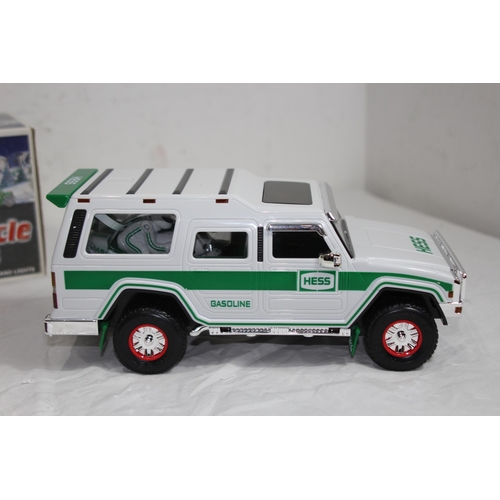 628 - BOXED HESS TOY SPORT UTILITY VEHICLE AND MOTORCYCLES
27 X 13CM