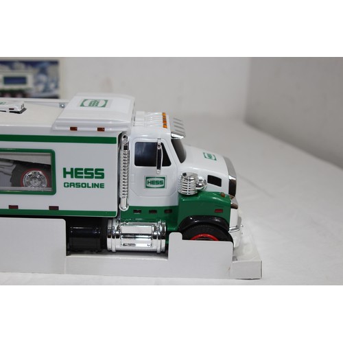 619 - BOXED HESS TOY TRUCK AND FRONT LOADER
27 X 12CM