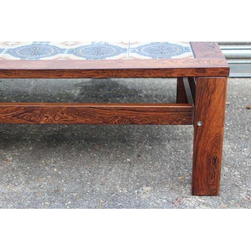 84 - LARGE RETRO TILED TOPPED COFFEE TABLE 
140 X 80 X 45CM