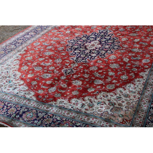 171 - LARGE GHOM-SEIDE PERSIEN RUG
350 X 270CM