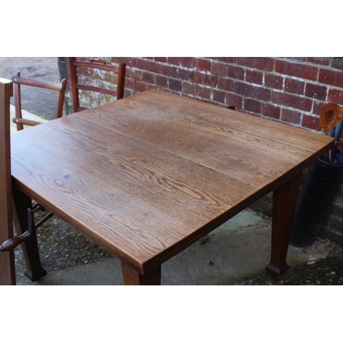 49 - EDWARDIAN WIND-OUT TABLE WITH TWO LEAVES AND WINDER AND FOUR CHAIRS 
100 X 100 X 70CM
