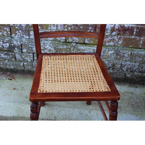 49 - EDWARDIAN WIND-OUT TABLE WITH TWO LEAVES AND WINDER AND FOUR CHAIRS 
100 X 100 X 70CM
