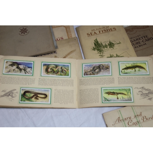 292 - LARGE QUANTITY OF VINTAGE CIGARETTE CARDS