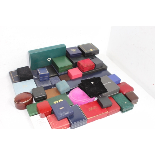 374 - LARGE QUANTITY OF MIXED JEWELLERY GIFT BOXES IN VARIED MATERIAL