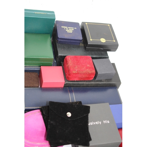 374 - LARGE QUANTITY OF MIXED JEWELLERY GIFT BOXES IN VARIED MATERIAL