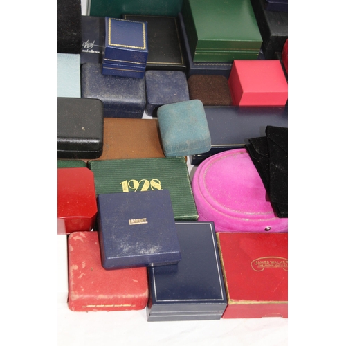 374 - LARGE QUANTITY OF MIXED JEWELLERY GIFT BOXES IN VARIED MATERIAL