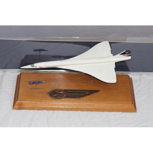 481 - CONCORDE MODEL AND 2 X PICTURES 
65 X 55CM