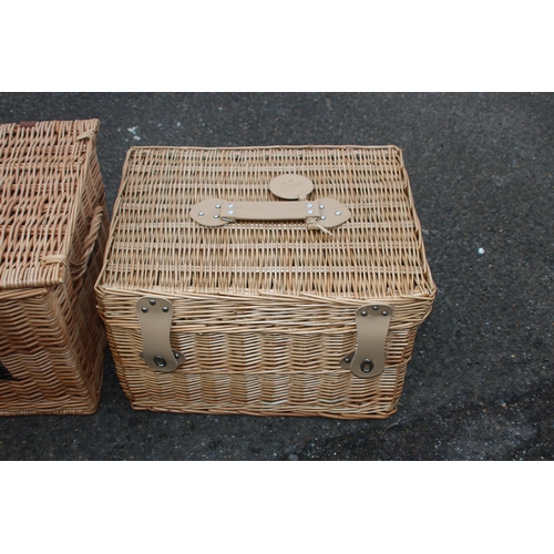 534 - 3 X WICKER HAMPER BASKETS