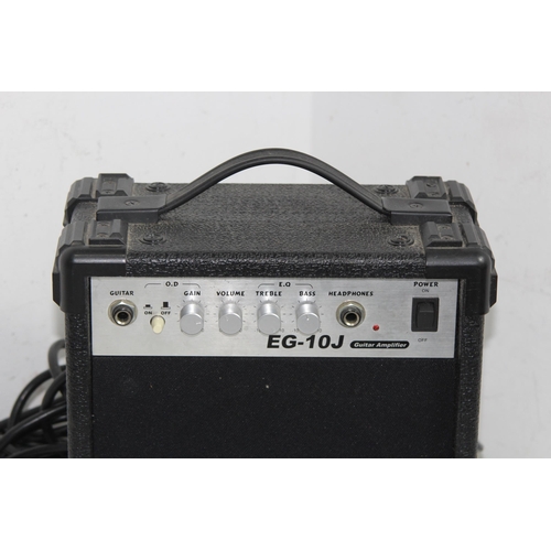 650 - ELEVATION EG-10J GUITAR AMP
25 X 30CM