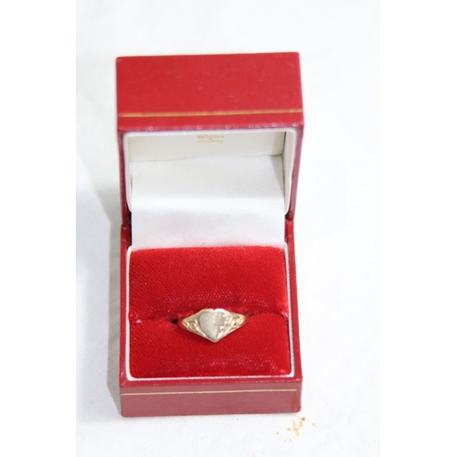 1134 - 9CT GOLD HEART SHAPED SIGNET RING - 1.30G - SIZE M 1/2