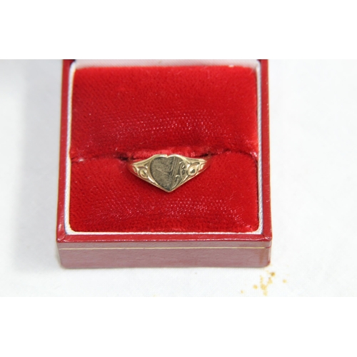 1134 - 9CT GOLD HEART SHAPED SIGNET RING - 1.30G - SIZE M 1/2