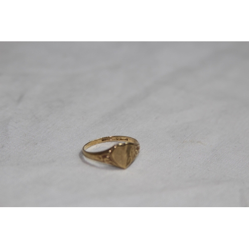 1134 - 9CT GOLD HEART SHAPED SIGNET RING - 1.30G - SIZE M 1/2