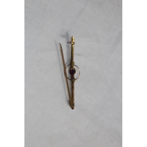 1152 - 9CT GOLD BROOCH - 1.50G TOTAL WEIGHT