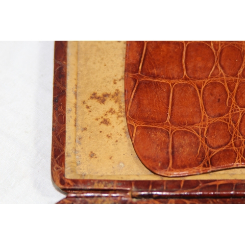1155 - LARGE CROCODILE SKIN WALLET WITH 9CT GOLD CORNERS - LONDON 1912
16 x 11cm