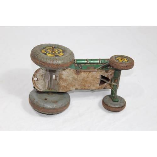 632 - 2 X VINTAGE TIN TOY TRACTORS
20 X 14CM