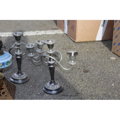 199 - QUANTITY OF CANDLESTICKS AND LAMPS