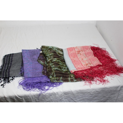 523 - 22 X SCARFS AND SHAWLS