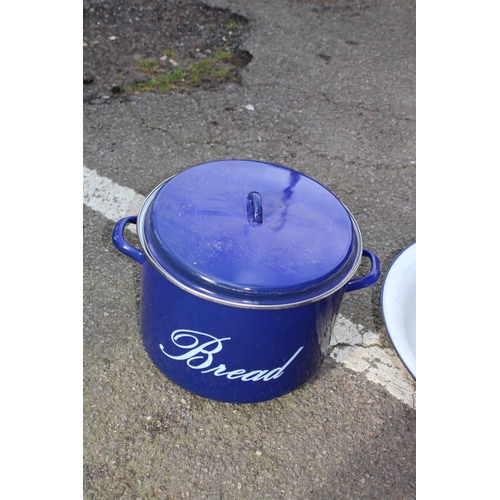 549 - QUANTITY OF ENAMELWARE  x3
50CM