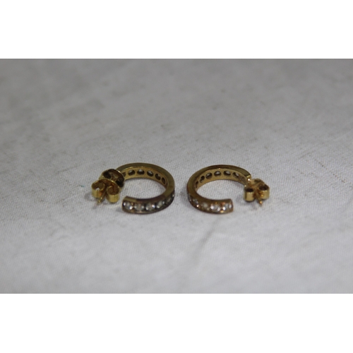 1131 - PAIR OF 14CT GOLD EARRINGS - 3.90G