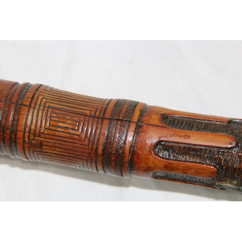 284 - LATE 19TH EARLY 20TH CENTURY CARVED ORIENTAL BAMBOO WALKING STICK
86CM