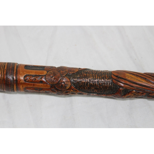 284 - LATE 19TH EARLY 20TH CENTURY CARVED ORIENTAL BAMBOO WALKING STICK
86CM