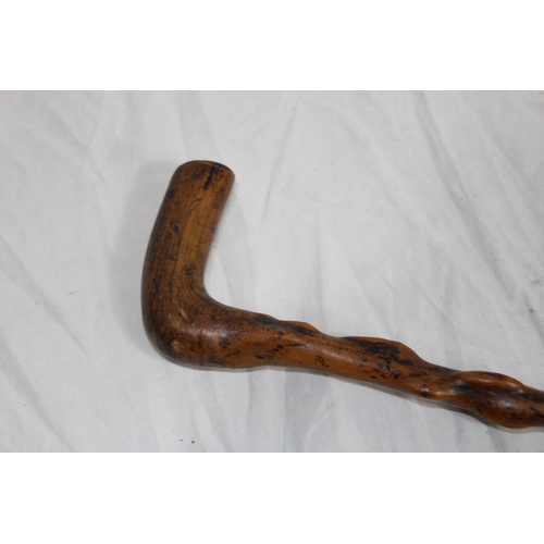 286 - ROOT FORM ANTIQUE WALKING STICK
86CM