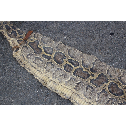 550 - ANTIQUE SNAKE SKIN
202CM