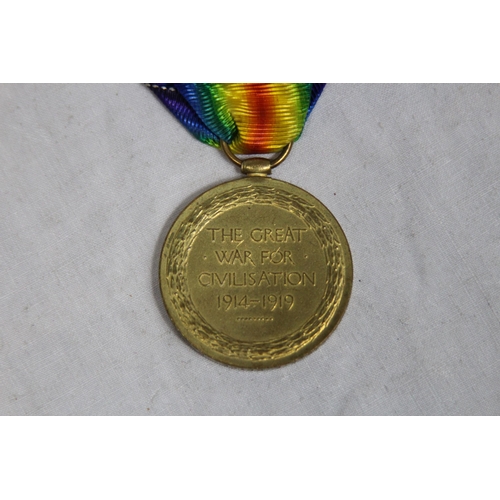 693 - WWI MEDAL GROUP DUO WITH ISSUING ENVELOPE TO G20937 PTE A.E BRICE R. W KENT R