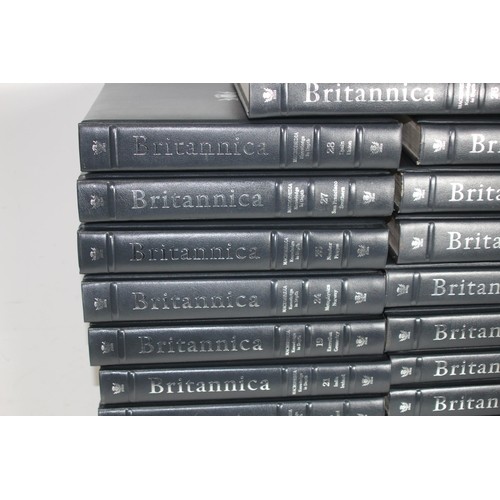 557 - COMPLETE SET OF 1990 15TH EDITION BRITANNICA ENCYCLOPAEDIAS