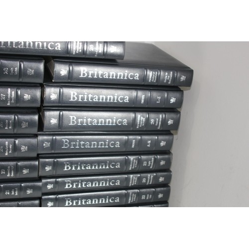 557 - COMPLETE SET OF 1990 15TH EDITION BRITANNICA ENCYCLOPAEDIAS