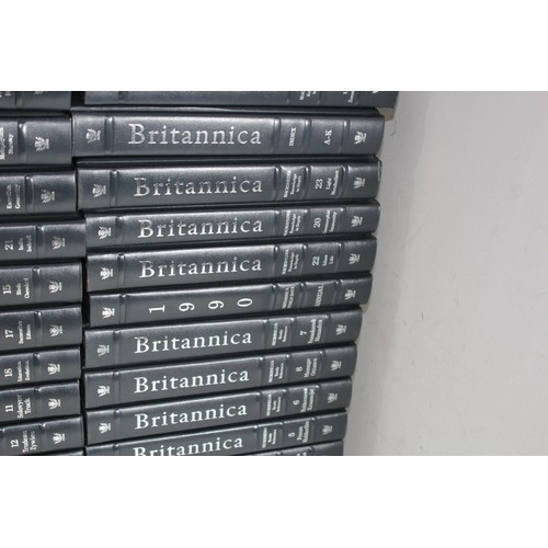 557 - COMPLETE SET OF 1990 15TH EDITION BRITANNICA ENCYCLOPAEDIAS