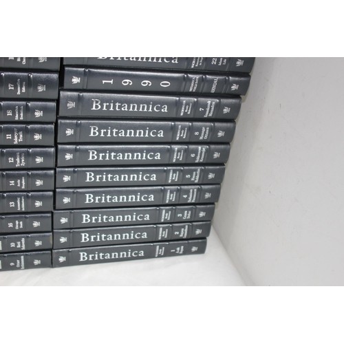 557 - COMPLETE SET OF 1990 15TH EDITION BRITANNICA ENCYCLOPAEDIAS