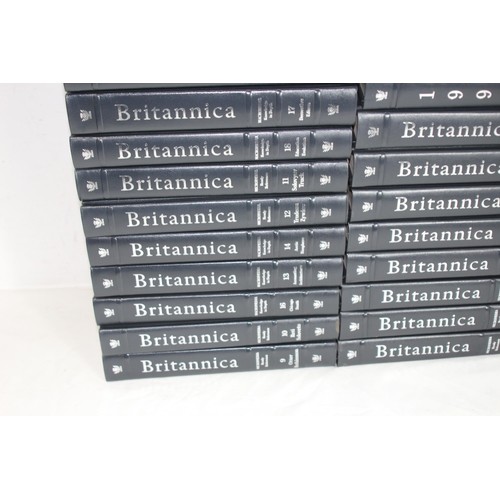 557 - COMPLETE SET OF 1990 15TH EDITION BRITANNICA ENCYCLOPAEDIAS