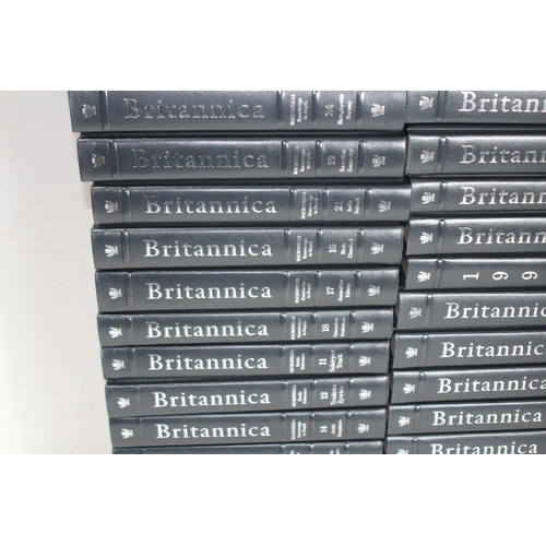 557 - COMPLETE SET OF 1990 15TH EDITION BRITANNICA ENCYCLOPAEDIAS