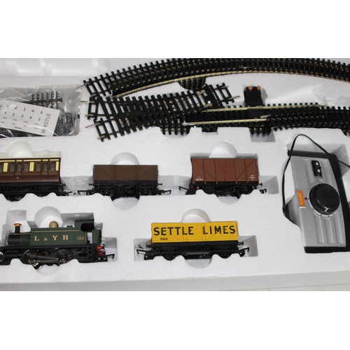 635 - HORNBY PENNINE TRAIN SET