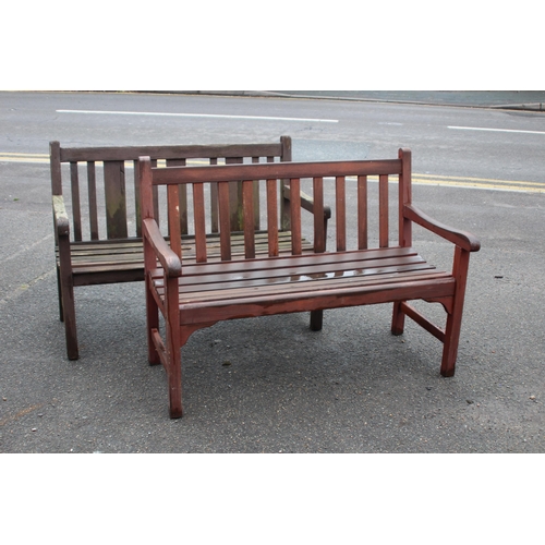 88 - 2 X WOODEN GARDEN BENCHES 
122 X 60 X 88CM