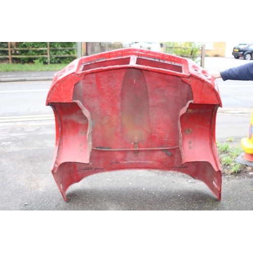 462 - VINTAGE GT6 FIBREGLASS BONNET 
143 X 148CM