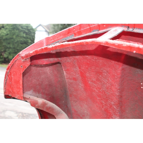 462 - VINTAGE GT6 FIBREGLASS BONNET 
143 X 148CM