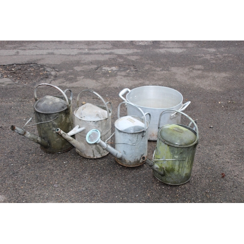 561 - QUANTITY OF GALVANISED ITEMS x5