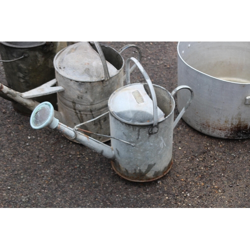 561 - QUANTITY OF GALVANISED ITEMS x5