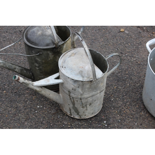 561 - QUANTITY OF GALVANISED ITEMS x5