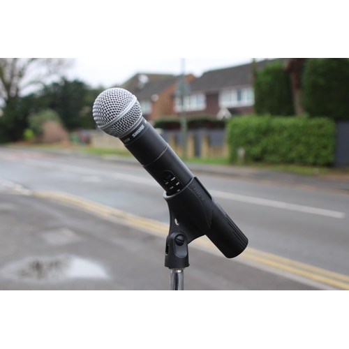 673 - MICROPHONE AND MIC STAND