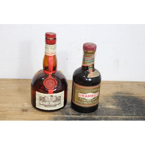 688 - BOTTLE OF GRAND MARNIER - 50CL AND BOTTLE OF DRAMBUIE - 37.5CL