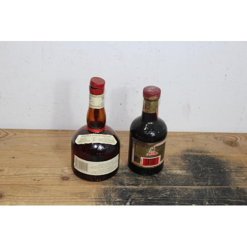 688 - BOTTLE OF GRAND MARNIER - 50CL AND BOTTLE OF DRAMBUIE - 37.5CL