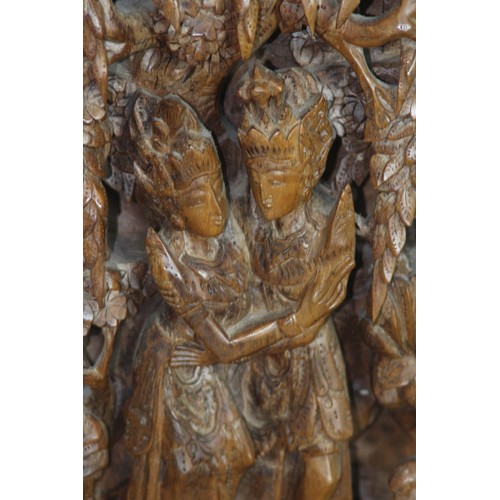 563 - ORIENTAL CARVED WOODEN STATUE
39 X 8 X 18CM