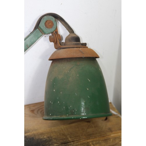 200 - VINTAGE INDUSTRIAL GREEN LAMP
70CM